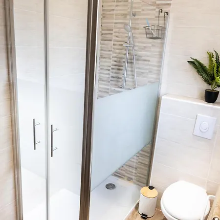 펜션 Boileau Sérignan